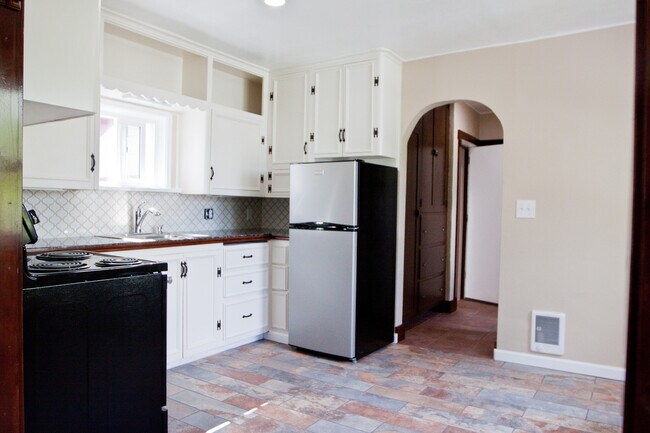 Foto del edificio - 12 S Elm St