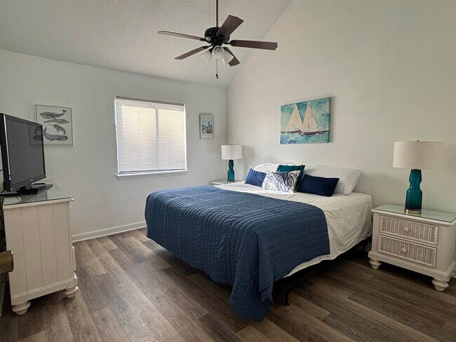 Building Photo - 3700 Golf Colony Ln