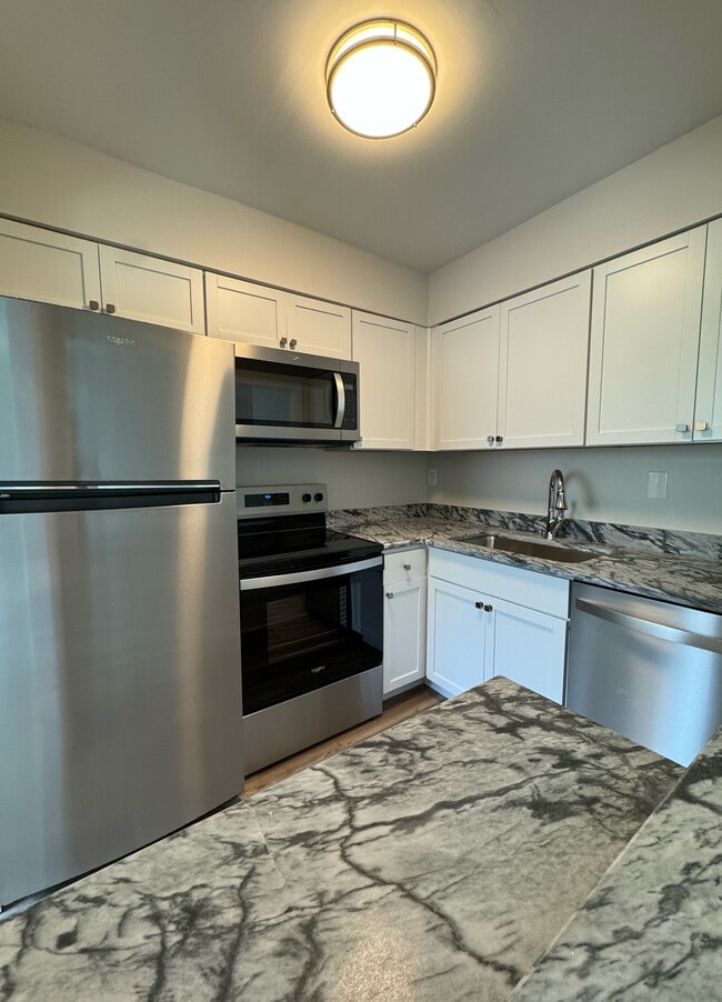 The Charlotte - The Charlotte Apartment