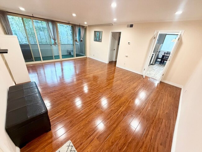 Foto del edificio - All utilities included 1 bedroom walking distance to Cal Tech