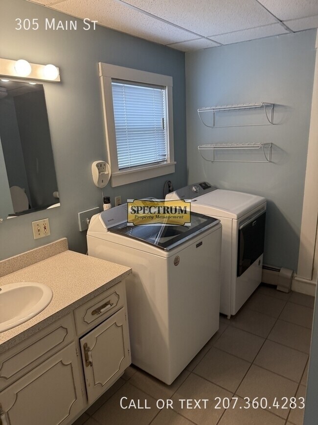 Foto del edificio - 305 Upper Main St