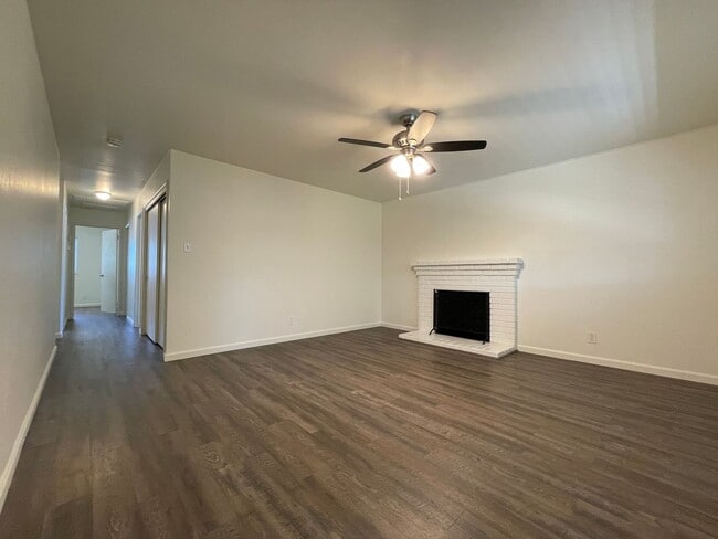 Building Photo - Charming 3-Bedroom Home in Prime Roseville...