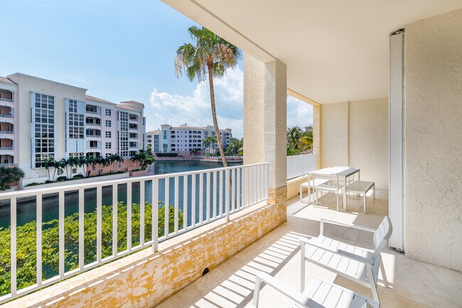 Building Photo - 713 Crandon Blvd