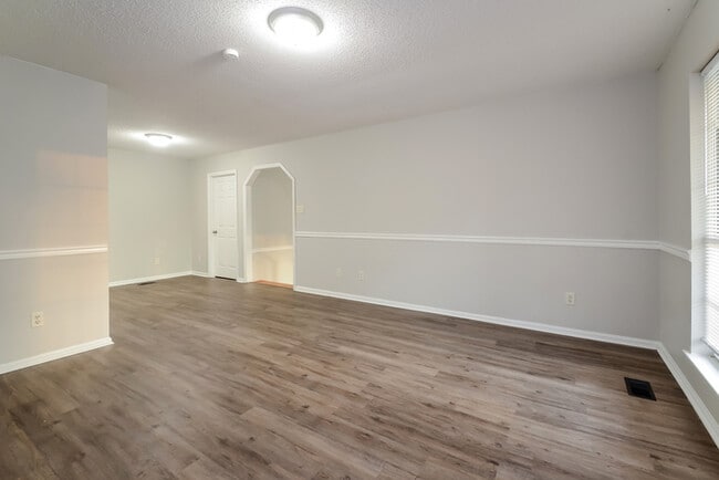 Building Photo - 79 Lawler St