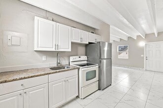 Building Photo - 812 19th St
