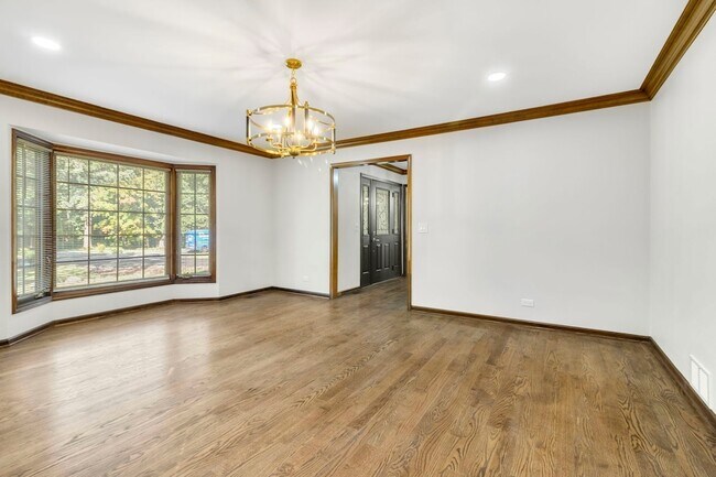 Building Photo - 71 Crestview Dr