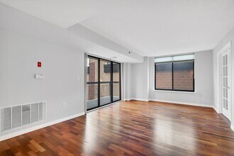 Building Photo - 759 2nd St