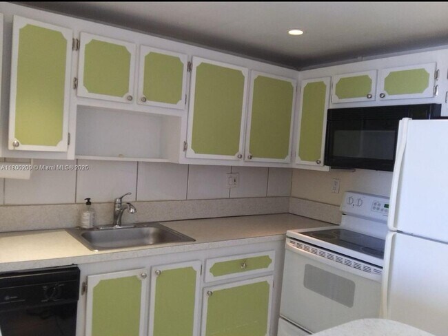 Foto del edificio - 1465 NE 123rd St