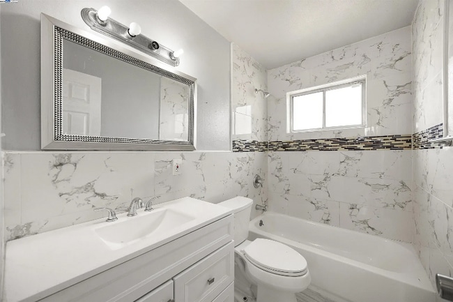 Foto del edificio - 6780 75th St