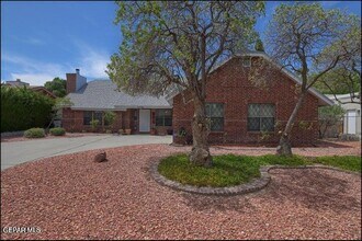 Building Photo - 11528 Bobby Fuller Dr