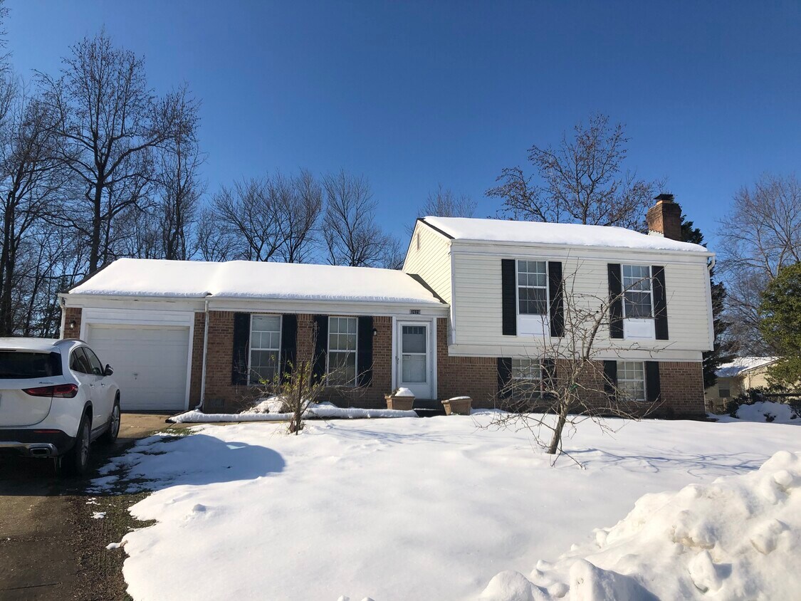 Primary Photo - 2025 Blue Anchor Ct