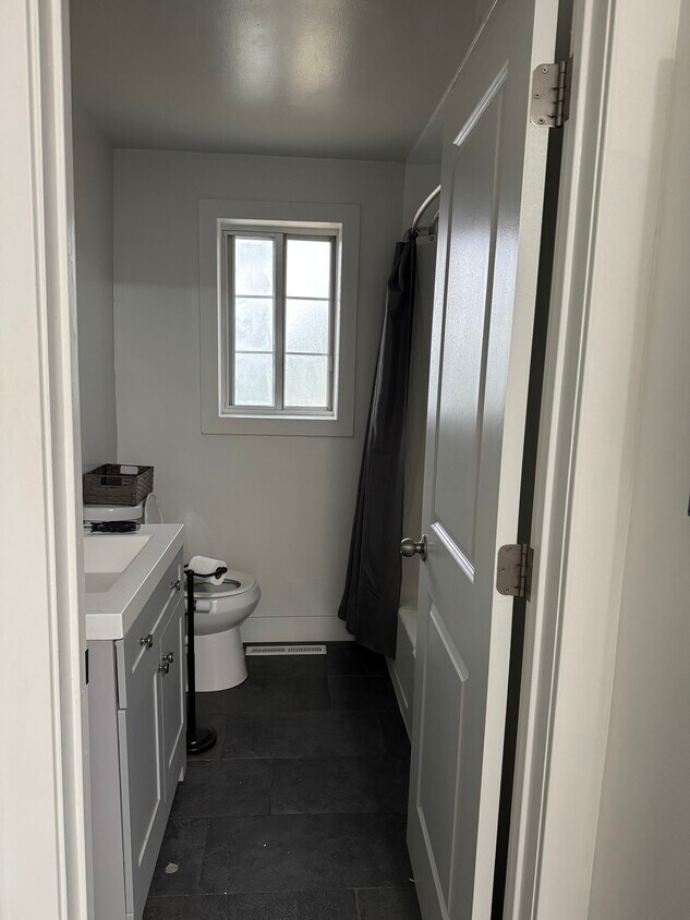 Foto principal - 883 E Sego Lily Dr