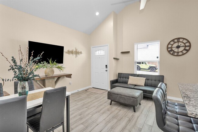 Foto del edificio - 286 Westchase St