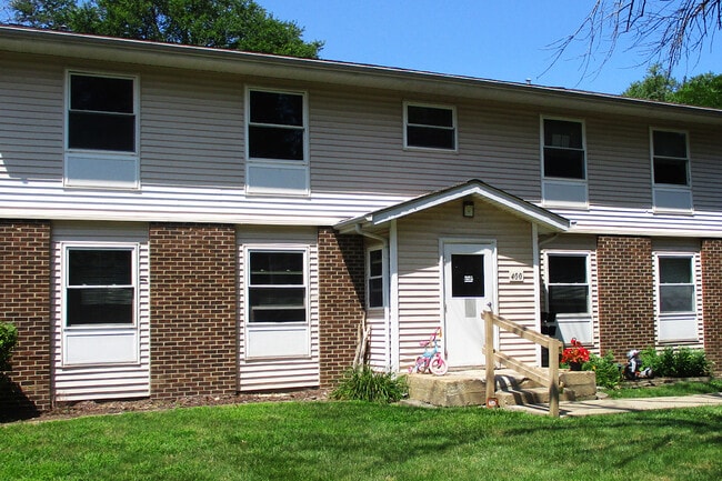 Building Photo - Highland Oglesby Apartments
