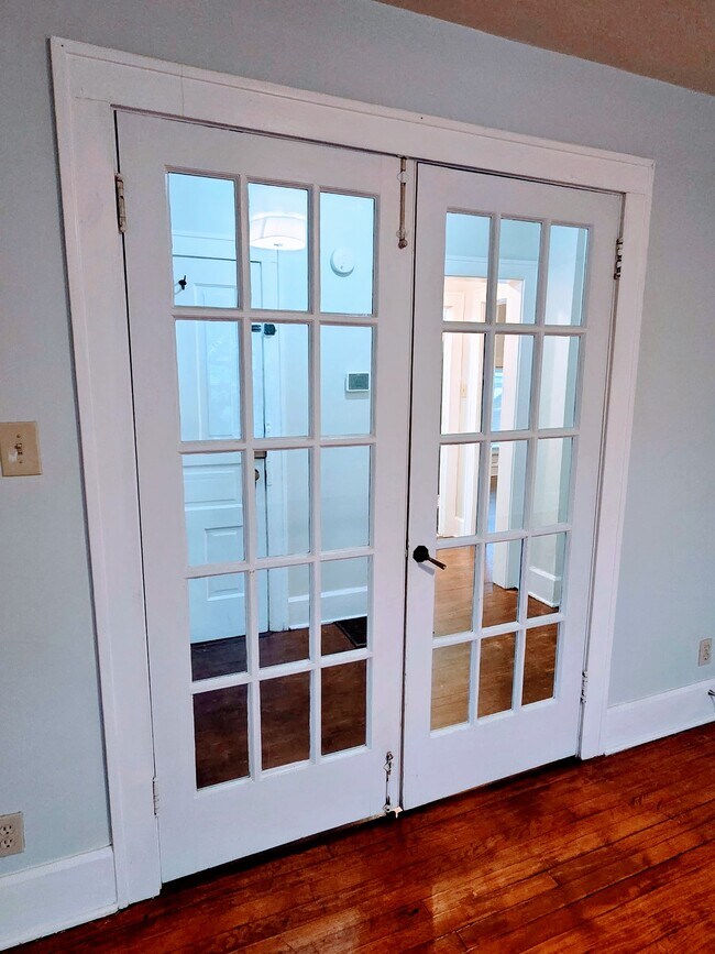 Foto del edificio - 1513 Holmes Ave