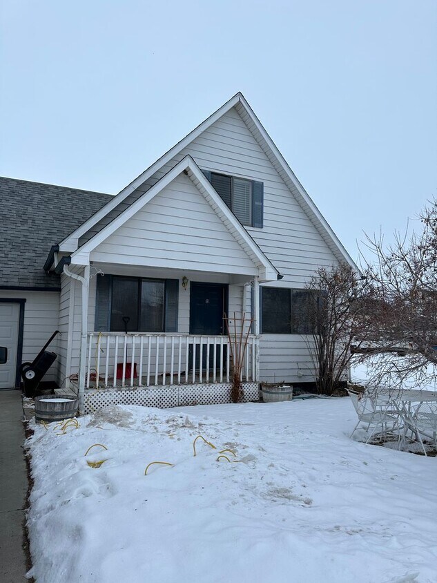 100 11th St Unit B, Belgrade, MT 59714 Room for Rent in Belgrade, MT