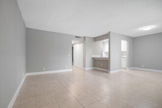 Building Photo - 516 Meadows Cir