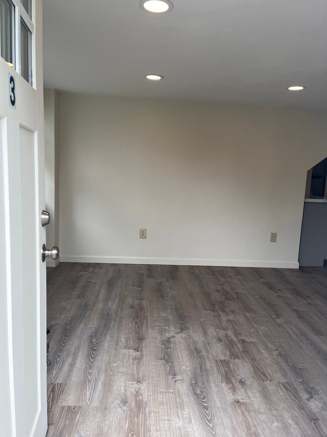 Building Photo - 14 Myrica Ave
