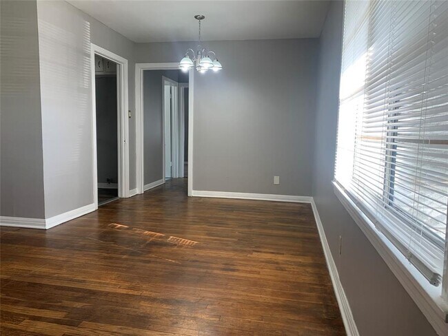 Foto del edificio - 5011 Balkin St