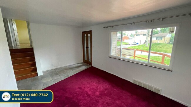 Foto del edificio - 523 Larix Rd