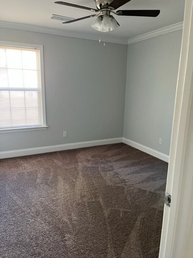 Foto del edificio - 174 White Oak Drive