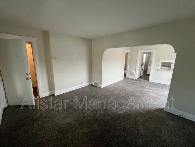 Building Photo - 3361 W 84th St