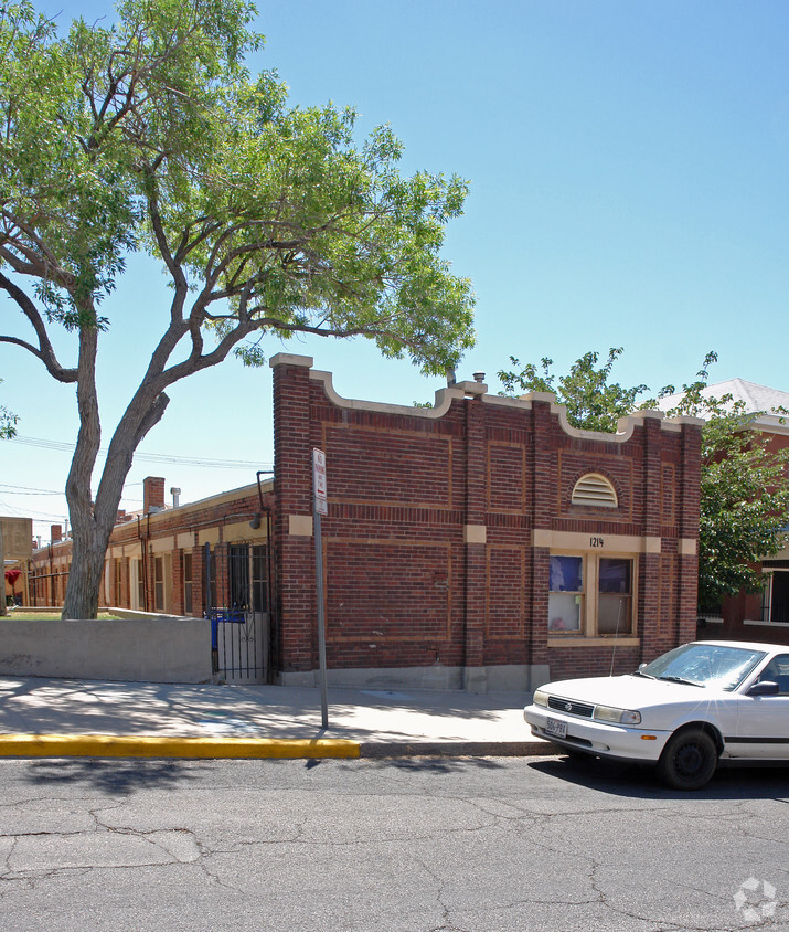 Primary Photo - 1214 Randolph Dr