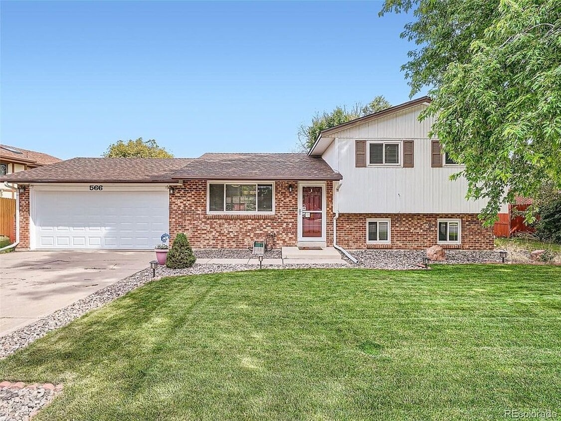 Photo - 566 Voiles Drive