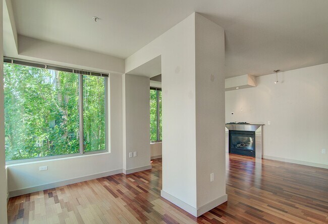 Foto del edificio - Great 2bd 2ba condo in Downtown/South Lake...