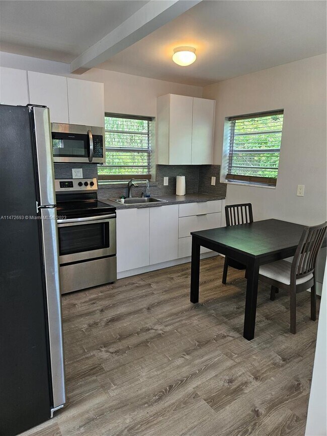 Foto del edificio - 8523 SW 64th St