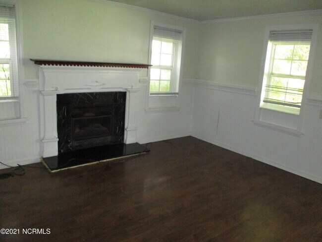 Building Photo - 1565 NC-24