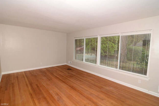 Building Photo - 2967 Flat Shoals Rd