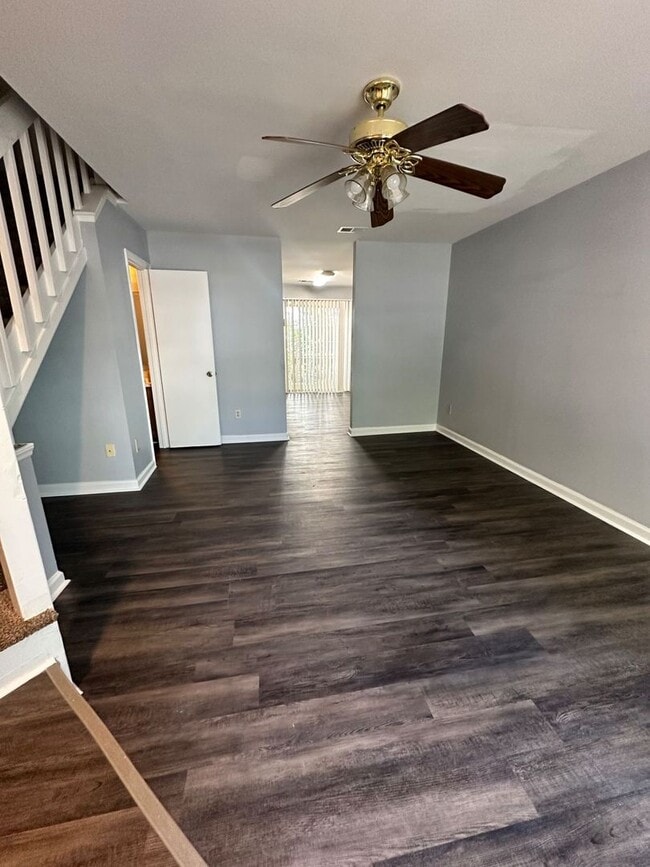 Building Photo - Coming Soon! 2 Bedroom Townhouse