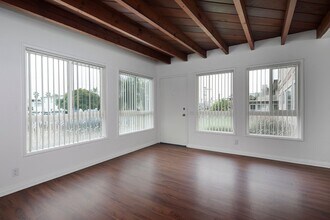 Building Photo - 7555 Herschel Ave