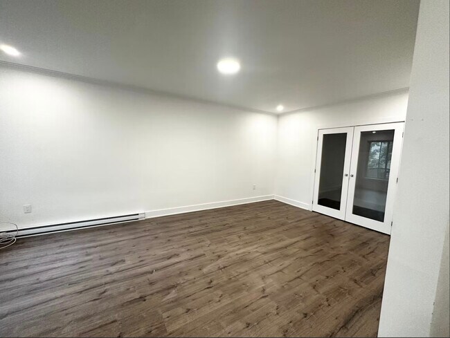 Building Photo - 6635-6645 Av Fielding