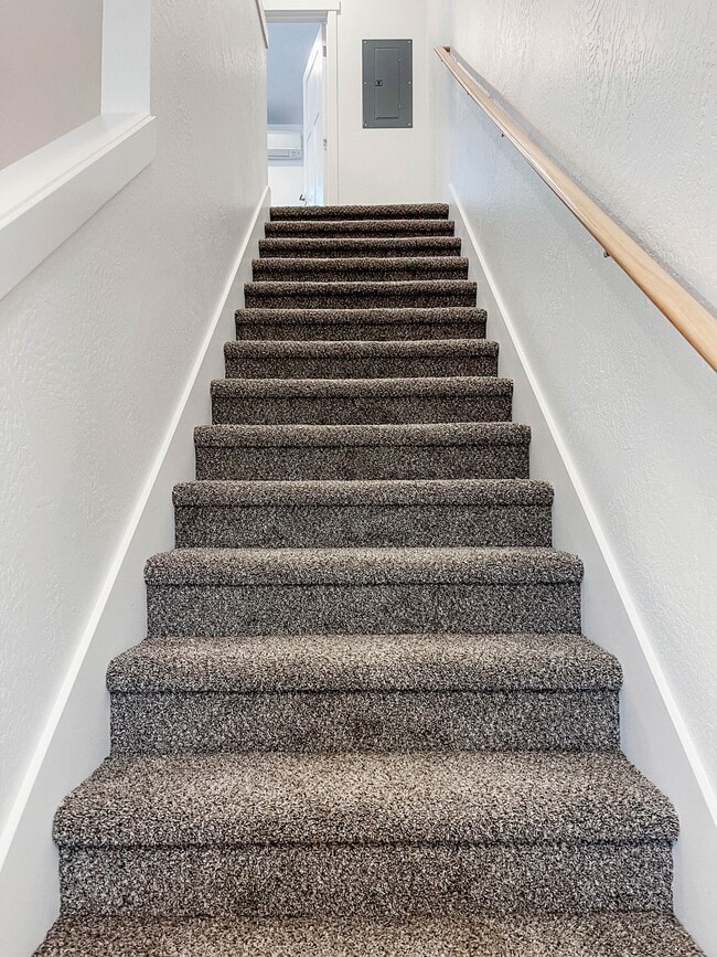 Building Photo - 441 Talent Ave