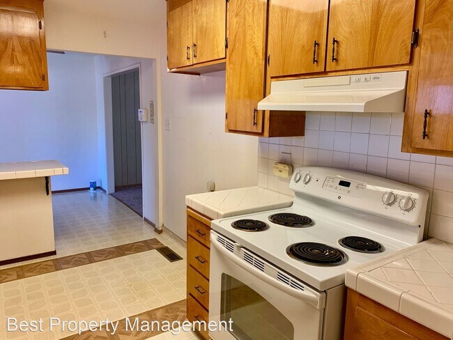 Building Photo - 3 br, 2 bath House - 21 E Madill St