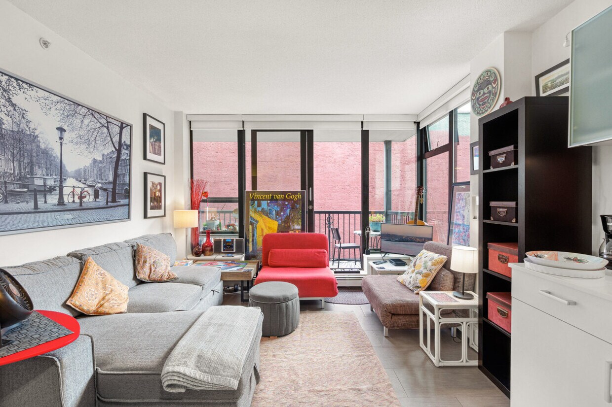 Photo principale - 64 W Cordova St