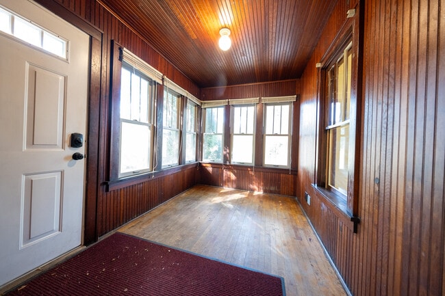 Building Photo - 4958 N Morgan Ave