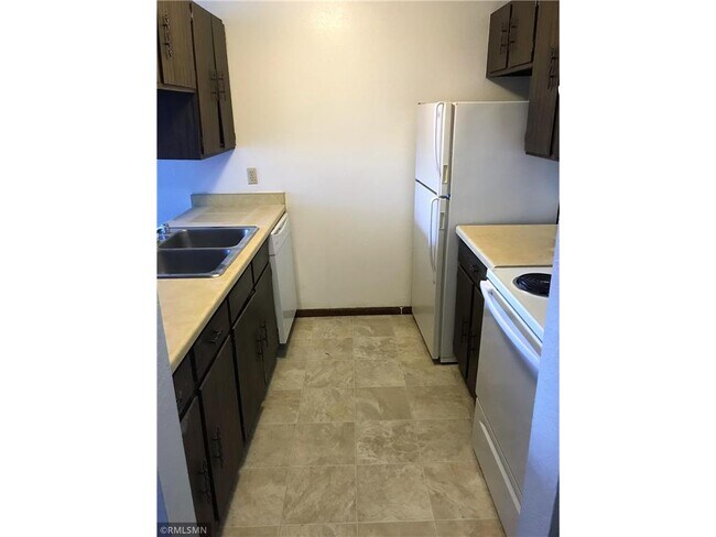 Building Photo - 415-417 S Wasson Ln