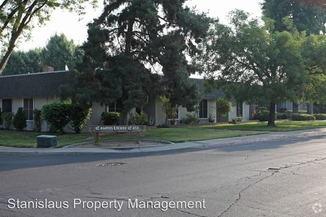 Building Photo - 601 W Granger Ave
