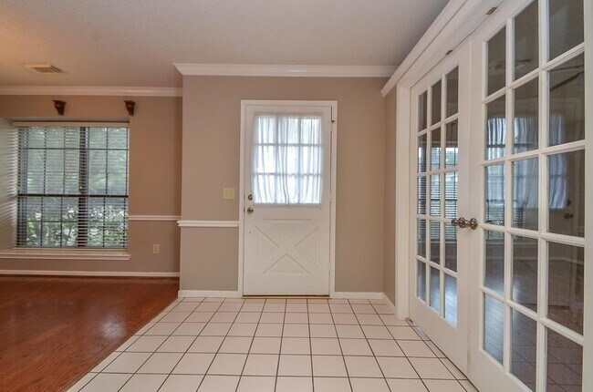 Foto del edificio - 22951 Provincial Blvd
