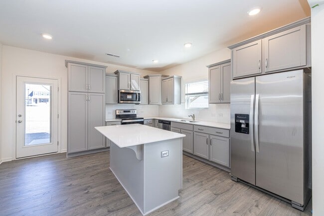 Building Photo - 4 Bedroom Home Piedmont School District - AVAILABLE FEBRUARY 2026