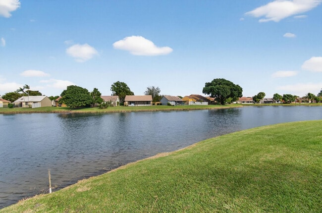 Foto del edificio - 6425 96th Pl S