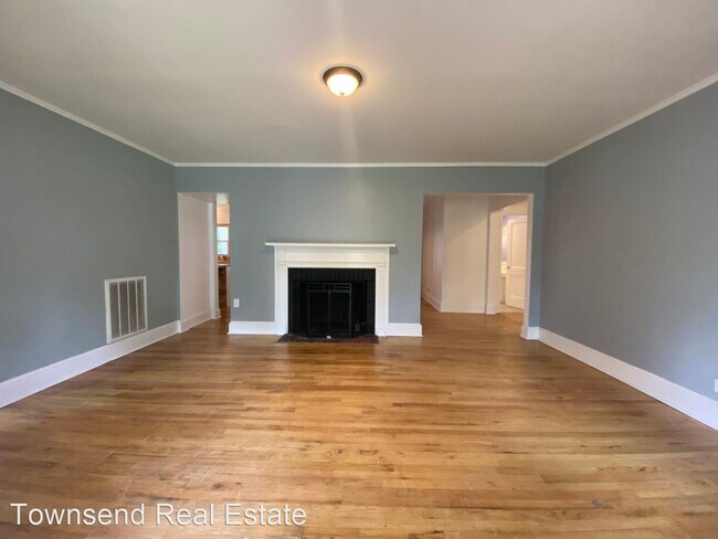 Building Photo - 3 br, 2 bath House - 126 Ellington St