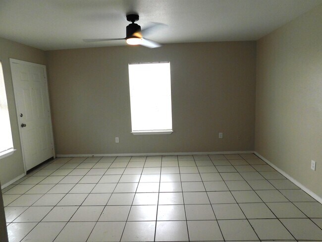 Foto del edificio - 105 Rockwell Way