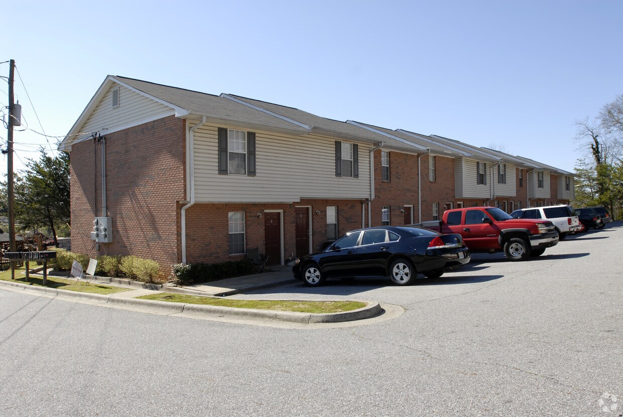 Primary Photo - 23 Redcomb Dr