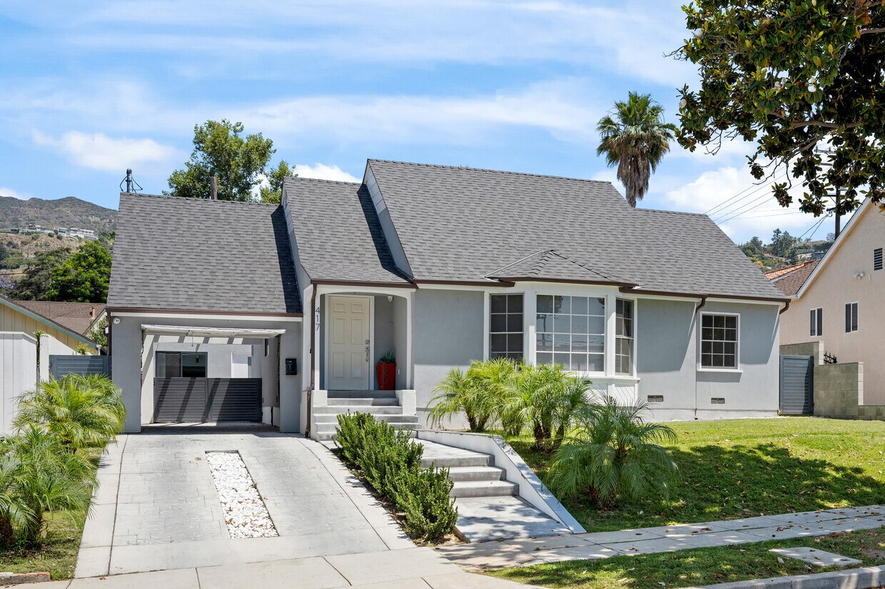 Primary Photo - 417 E Loraine St