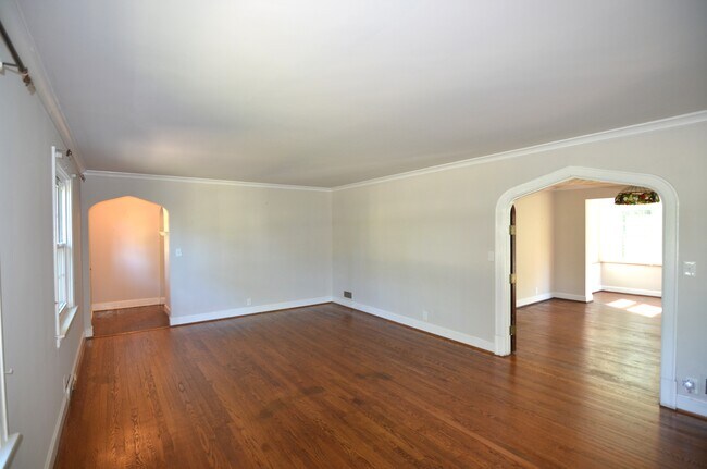 Foto del edificio - 7620 Montgomery Rd