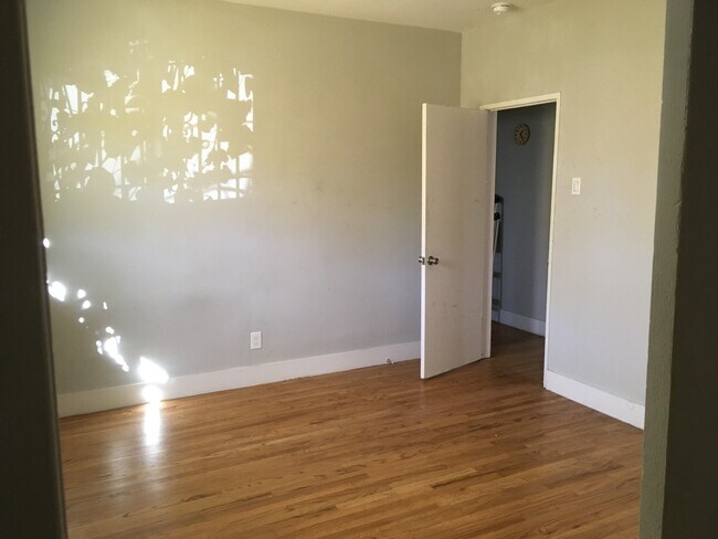 Foto del edificio - 244 W 49th St